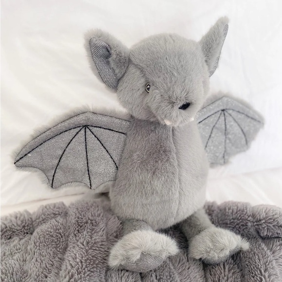 🦇 Mon Ami Bellamy Bat Kids
Plush Toy- Pottery Barn Kids - Picture 2 of 5